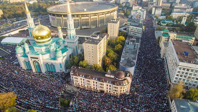 Moskevská mešita obležená muslimy