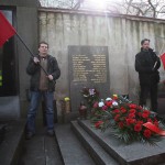Komunisté u hrobu Gottwalda